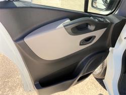 2018 RENAULT TRAFIC FORMULA EDITION SWB X82 MY18 White