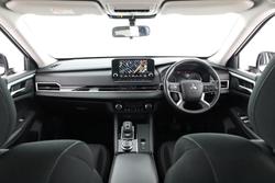 2022 Mitsubishi Outlander ES
