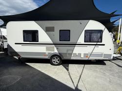 2018 Adria Altea 552