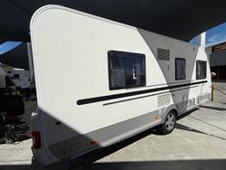 2018 Adria Altea 552