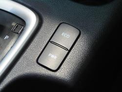 2023 Toyota Hilux SR5