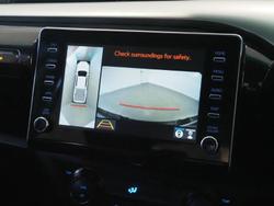 2023 Toyota Hilux SR5