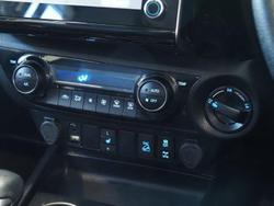 2023 Toyota Hilux SR5