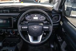 2017 Toyota Hilux SR