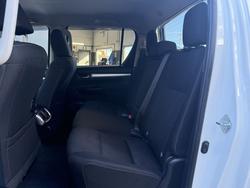 2022 Toyota Hilux SR5