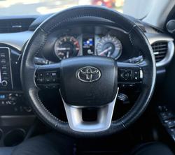 2022 Toyota Hilux SR5