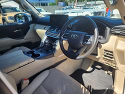 2025 Toyota Landcruiser Sahara