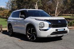 2023 Mitsubishi Outlander Exceed