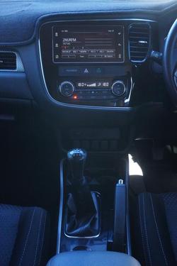 2017 Mitsubishi Outlander LS