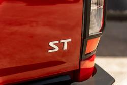 2016 Nissan Navara ST