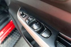 2016 Nissan Navara ST