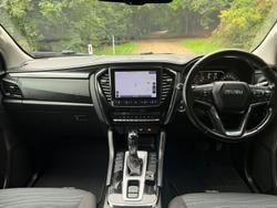 2022 Isuzu MU-X LS-U