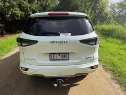 2022 Isuzu MU-X LS-U