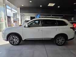 2017 Mitsubishi Outlander LS Safety Pack