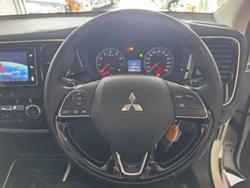 2017 Mitsubishi Outlander LS Safety Pack