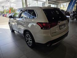 2017 Mitsubishi Outlander LS Safety Pack