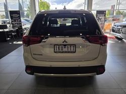 2017 Mitsubishi Outlander LS Safety Pack