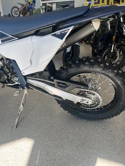 2026 HUSQVARNA TE300 WHITE