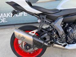 2023 Yamaha YZF-R7LA White