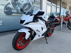 2023 Yamaha YZF-R7LA White