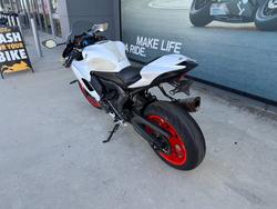 2023 Yamaha YZF-R7LA White