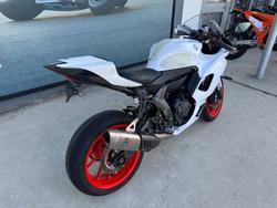 2023 Yamaha YZF-R7LA White