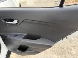 2024 KIA STONIC S YB MY24 White