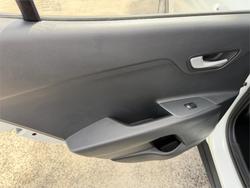 2024 KIA STONIC S YB MY24 White