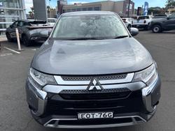 2021 Mitsubishi Outlander ES