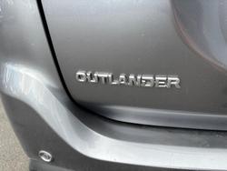 2021 Mitsubishi Outlander ES