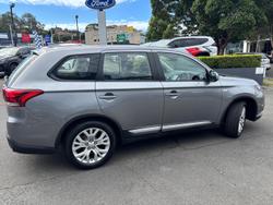 2021 Mitsubishi Outlander ES