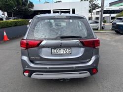 2021 Mitsubishi Outlander ES