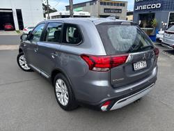 2021 Mitsubishi Outlander ES