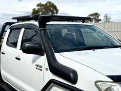 2010 Toyota Hilux SR KUN26R MY10 4X4 Glacier White