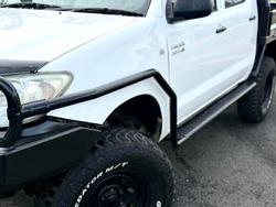 2010 Toyota Hilux SR KUN26R MY10 4X4 Glacier White