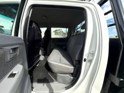 2010 Toyota Hilux SR KUN26R MY10 4X4 Glacier White