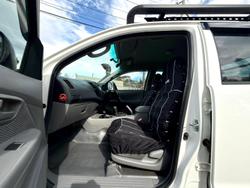 2010 Toyota Hilux SR KUN26R MY10 4X4 Glacier White