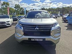 2023 Mitsubishi Outlander ES