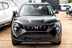 2025 Mahindra XUV3XO AX5L Stealth Black