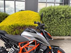2022 Ktm 390 DUKE Orange