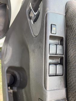 2012 Nissan Navara ST