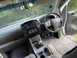 2012 Nissan Navara ST