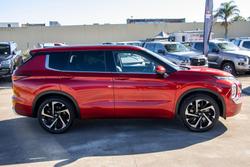 2022 Mitsubishi Outlander Exceed