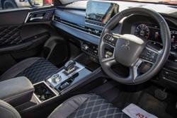 2022 Mitsubishi Outlander Exceed