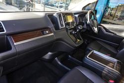 2019 Toyota Granvia VX