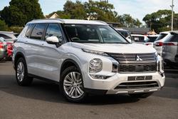 2024 Mitsubishi Outlander LS