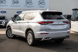 2024 Mitsubishi Outlander LS