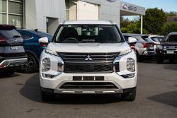 2024 Mitsubishi Outlander LS