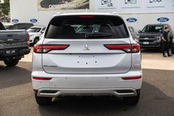 2024 Mitsubishi Outlander LS