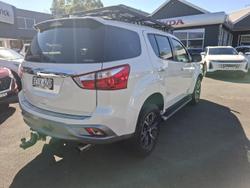 2020 Isuzu MU-X LS-T